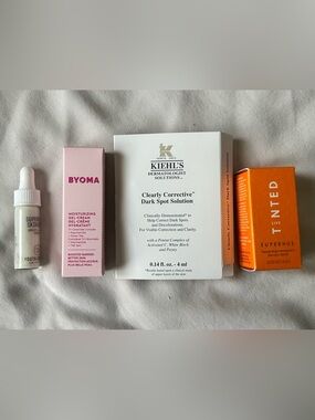 Kiehl's Clearly Corrective Dark Spot Solution + Deluxe Skincare Samples